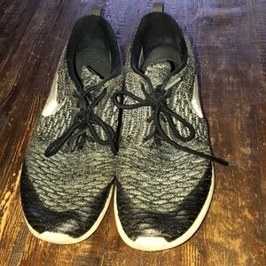 Women’s Nike shoes